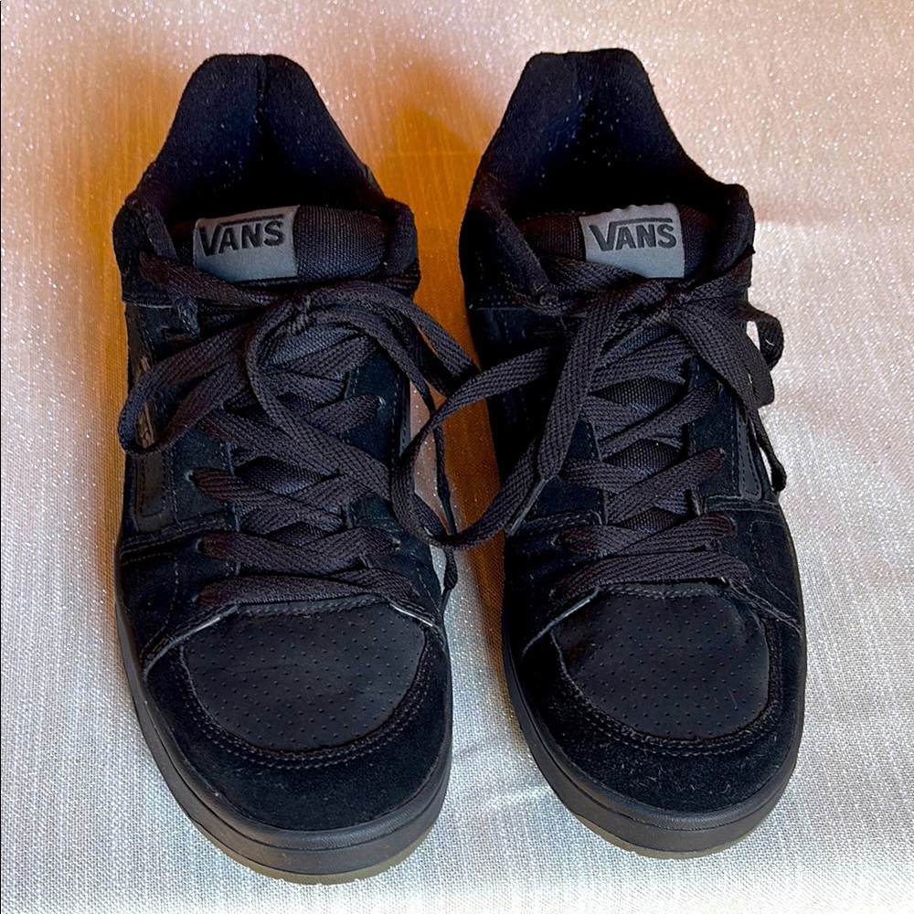 Vans Men’s Black Low-Top Skate Sneakers size 12